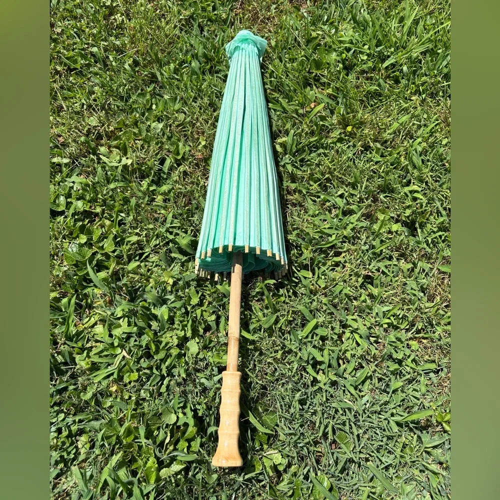 Mint Green Paper Parasol Sun Umbrella for Wedding Picture